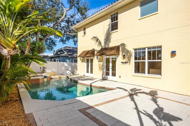 3204 W EMPEDRADO STREET, Tampa, FL 33629