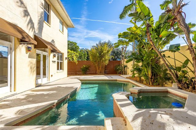 3204 W EMPEDRADO STREET, Tampa, FL 33629