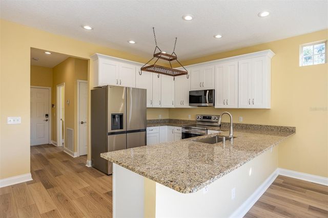 3204 W EMPEDRADO STREET, Tampa, FL 33629