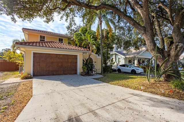 3204 W EMPEDRADO STREET, Tampa, FL 33629