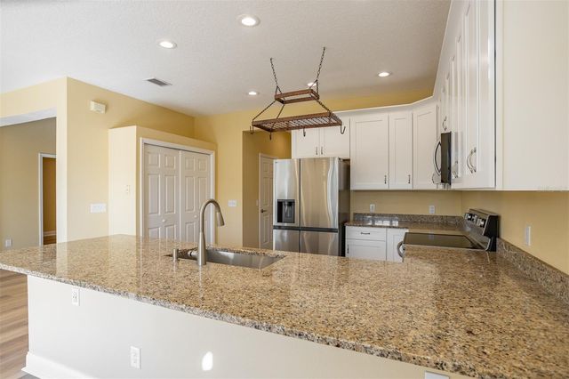 3204 W EMPEDRADO STREET, Tampa, FL 33629