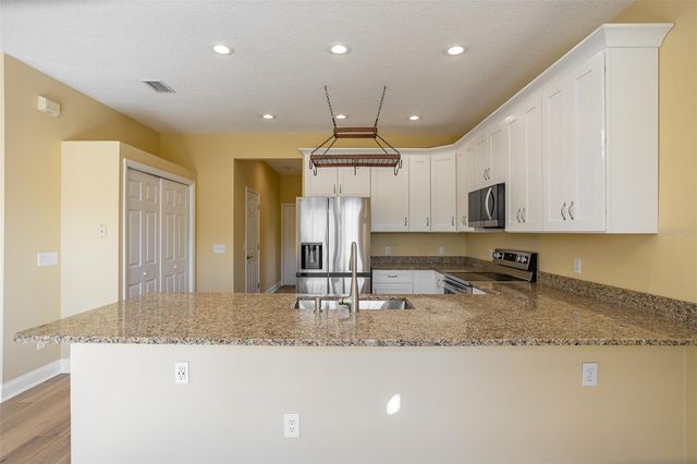 3204 W EMPEDRADO STREET, Tampa, FL 33629