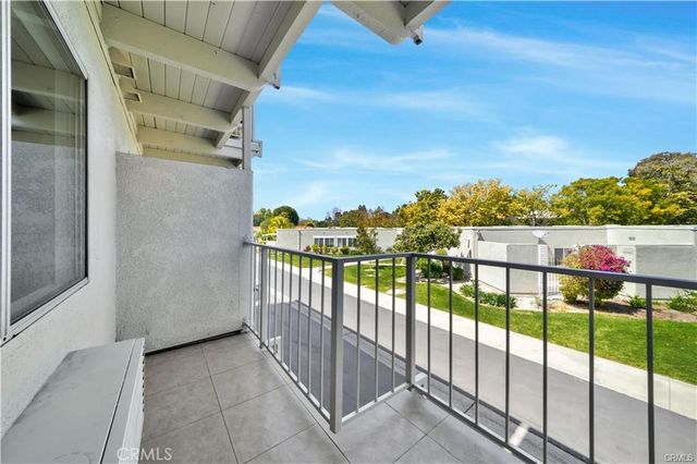 2183 E Via Mariposa B, Laguna Woods, CA 92637
