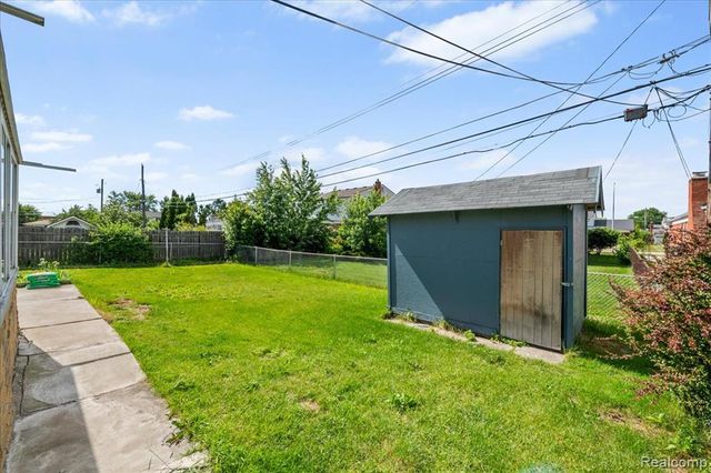 3535 Hein Drive, Sterling Heights, MI 48310