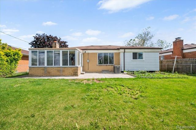 3535 Hein Drive, Sterling Heights, MI 48310