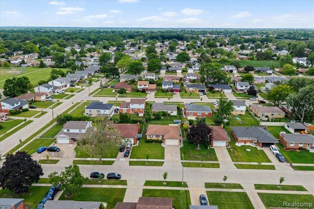3535 Hein Drive, Sterling Heights, MI 48310