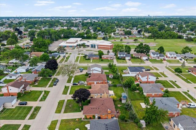 3535 Hein Drive, Sterling Heights, MI 48310