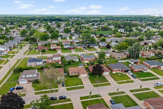 3535 Hein Drive, Sterling Heights, MI 48310