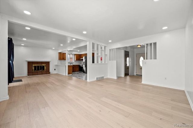 3535 Hein Drive, Sterling Heights, MI 48310