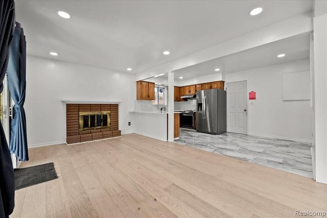 3535 Hein Drive, Sterling Heights, MI 48310