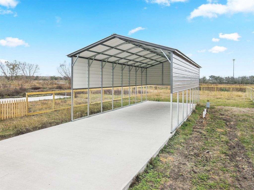 913 26th Street, Dickinson, TX 77539