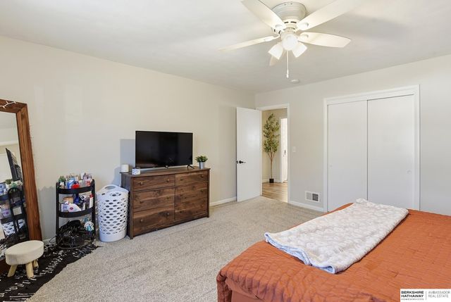 3521 N 76th Street, Omaha, NE 68134