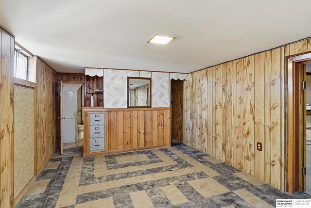 3521 N 76th Street, Omaha, NE 68134