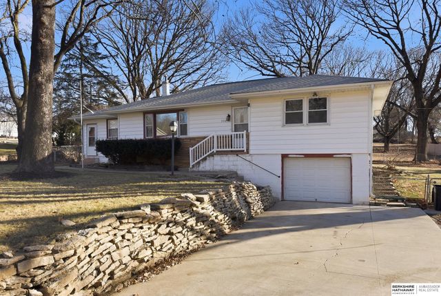 3521 N 76th Street, Omaha, NE 68134