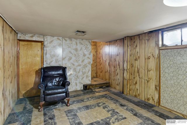 3521 N 76th Street, Omaha, NE 68134