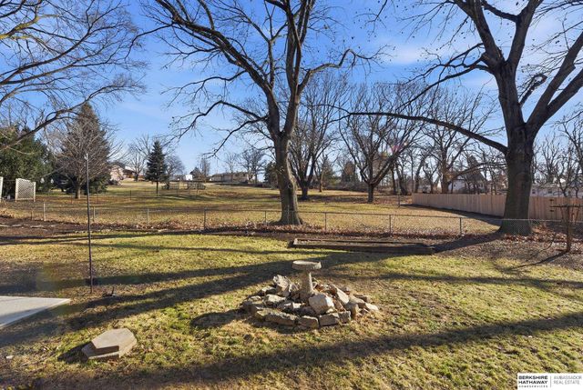 3521 N 76th Street, Omaha, NE 68134