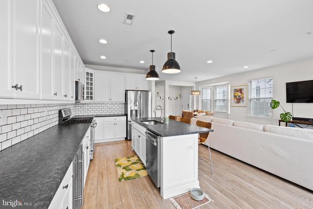 105 WOODWINDS DR, Collegeville, PA 19426