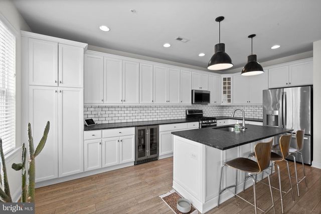 105 WOODWINDS DR, Collegeville, PA 19426