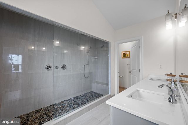 105 WOODWINDS DR, Collegeville, PA 19426