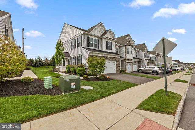 105 WOODWINDS DR, Collegeville, PA 19426