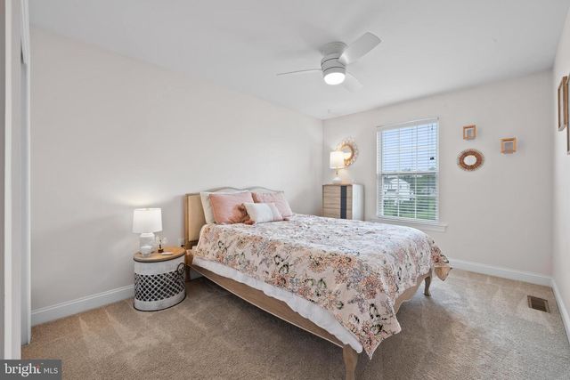 105 WOODWINDS DR, Collegeville, PA 19426