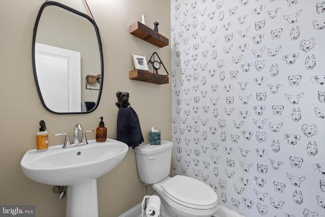 105 WOODWINDS DR, Collegeville, PA 19426