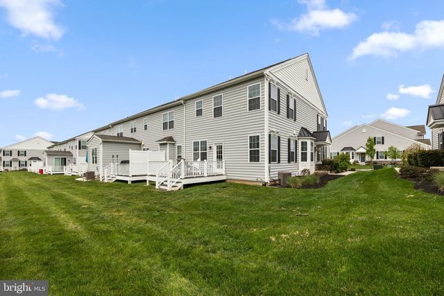 105 WOODWINDS DR, Collegeville, PA 19426