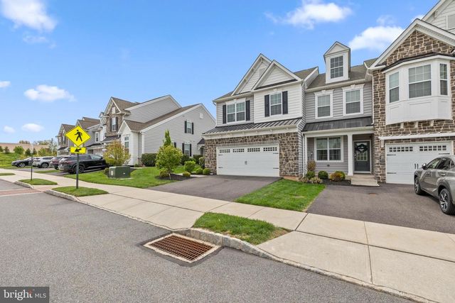 105 WOODWINDS DR, Collegeville, PA 19426
