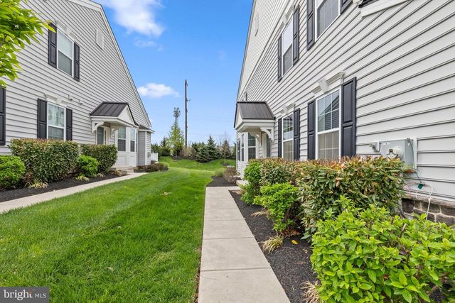 105 WOODWINDS DR, Collegeville, PA 19426