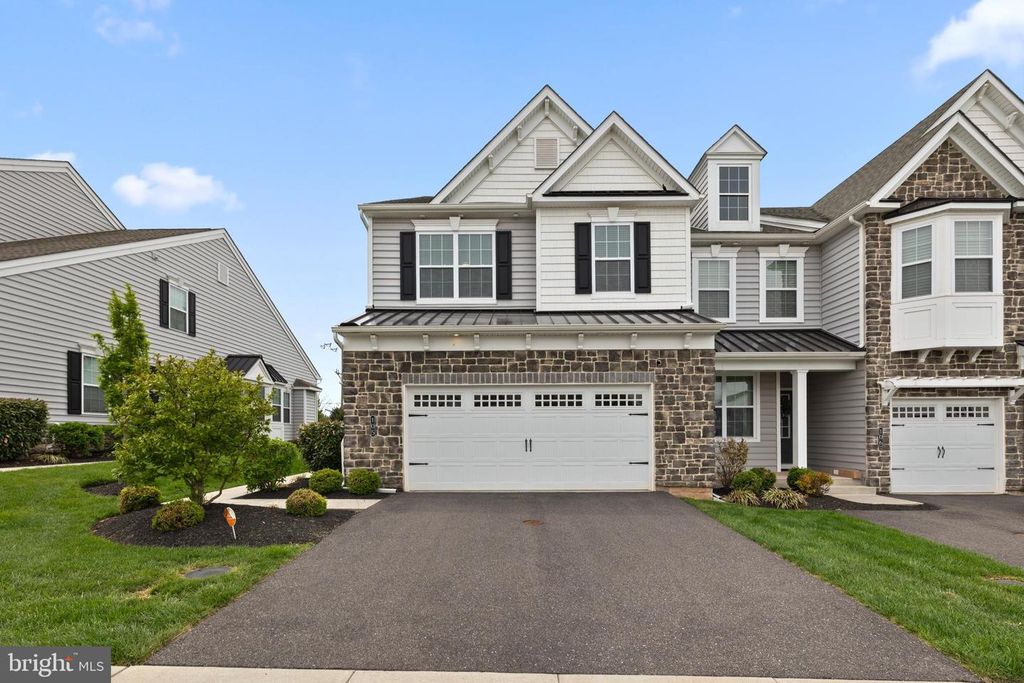 105 WOODWINDS DR, Collegeville, PA 19426