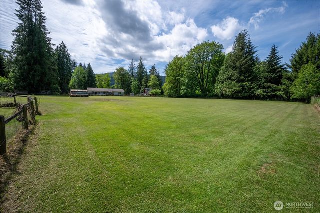 4750 Mt Baker Highway, Deming, WA 98244