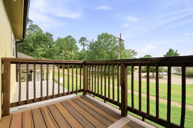 2931 Whitman Drive, Montgomery, TX 77356