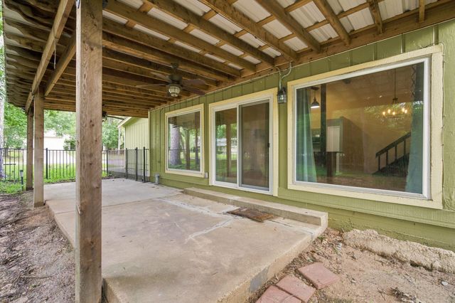 2931 Whitman Drive, Montgomery, TX 77356