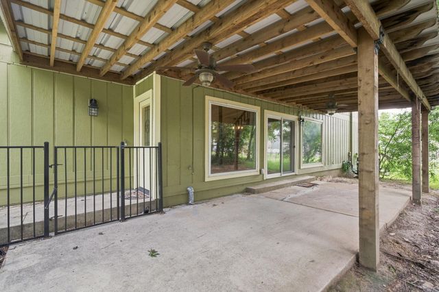 2931 Whitman Drive, Montgomery, TX 77356