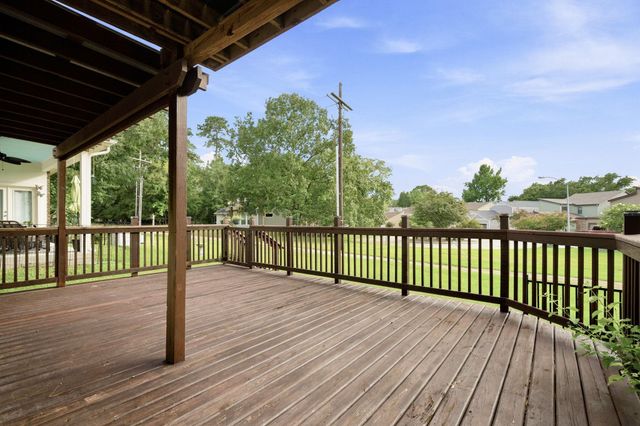 2931 Whitman Drive, Montgomery, TX 77356