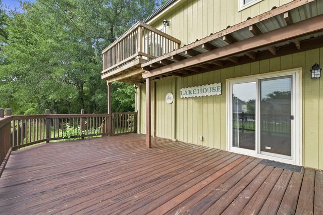2931 Whitman Drive, Montgomery, TX 77356
