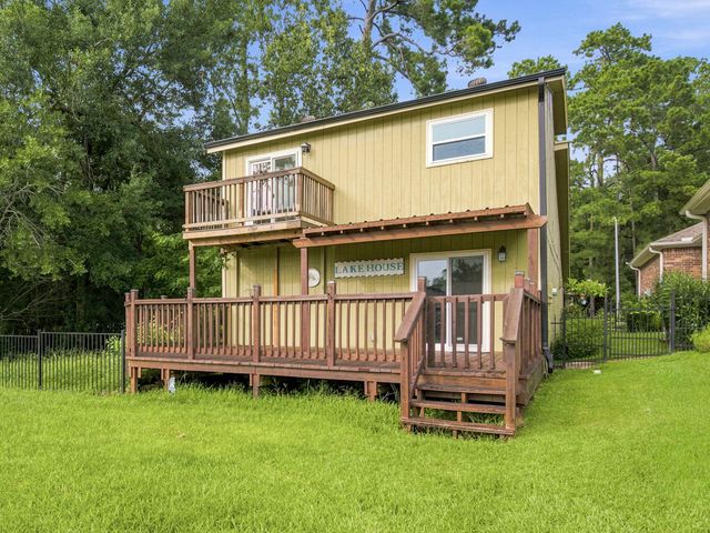 2931 Whitman Drive, Montgomery, TX 77356