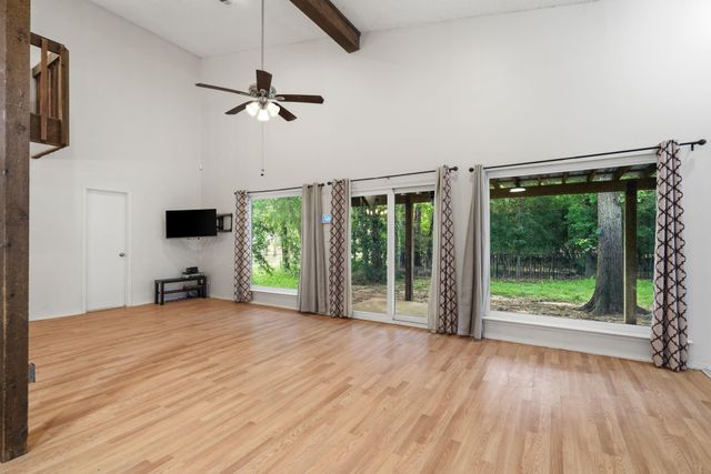 2931 Whitman Drive, Montgomery, TX 77356
