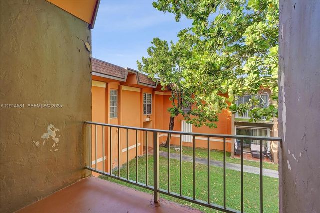 9459 SW 76th St R7, Miami, FL 33173