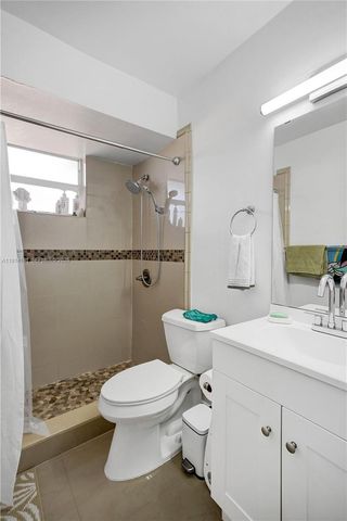 9459 SW 76th St R7, Miami, FL 33173