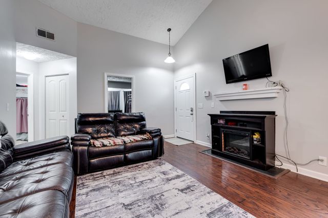 2309 Benay Rd, Nashville, TN 37214