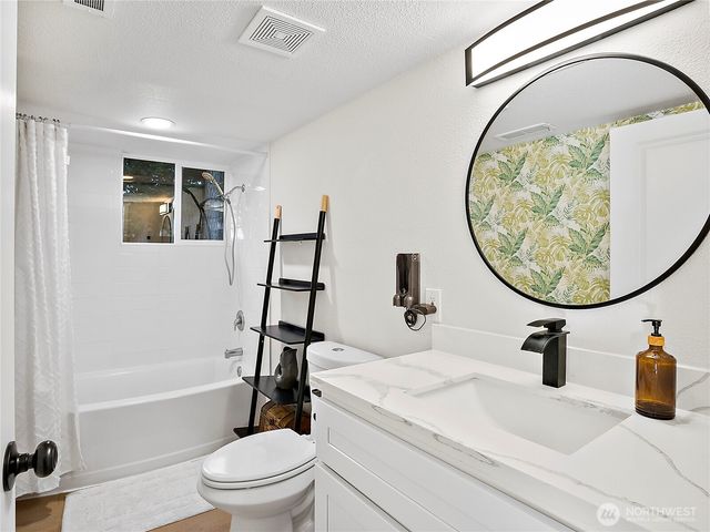 9201 78th Street SW, Lakewood, WA 98498