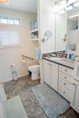 1205 Bay Street, Crystal Beach, TX 77650