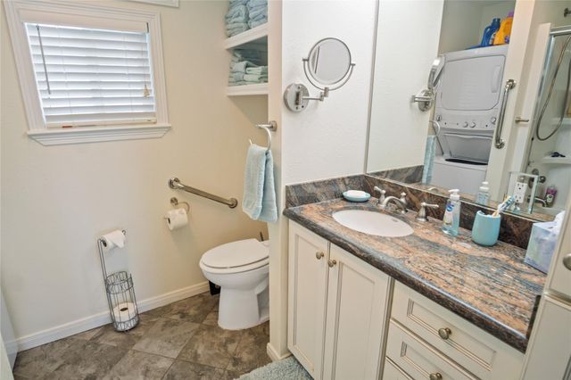 1205 Bay Street, Crystal Beach, TX 77650