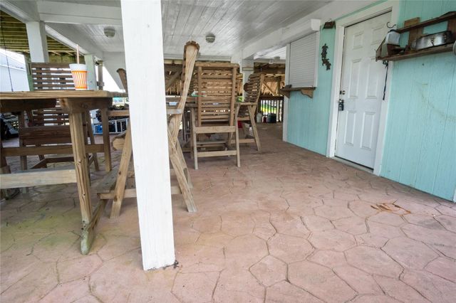 1205 Bay Street, Crystal Beach, TX 77650