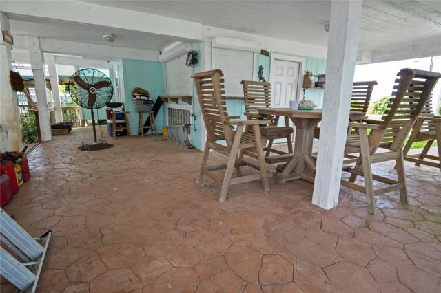 1205 Bay Street, Crystal Beach, TX 77650