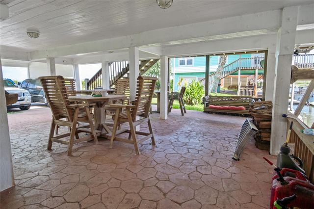 1205 Bay Street, Crystal Beach, TX 77650