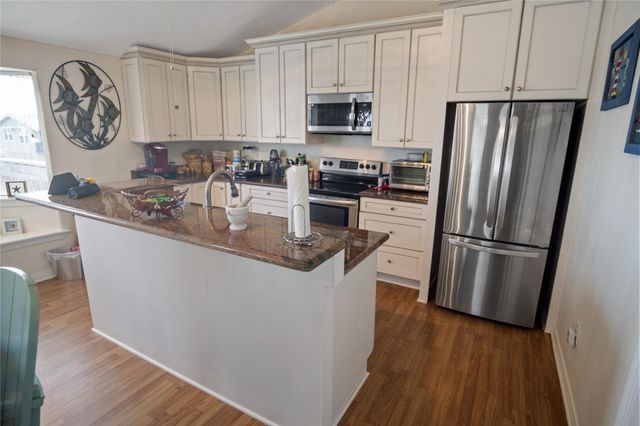 1205 Bay Street, Crystal Beach, TX 77650