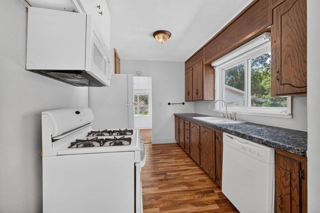 1842 Mills Avenue, North Muskegon City, MI 49445