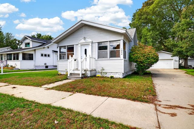 1842 Mills Avenue, North Muskegon City, MI 49445